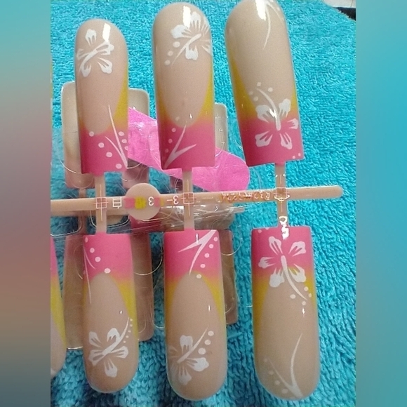 Press on nails yellow pink white nude flower floral nail set - Picture 2 of 2